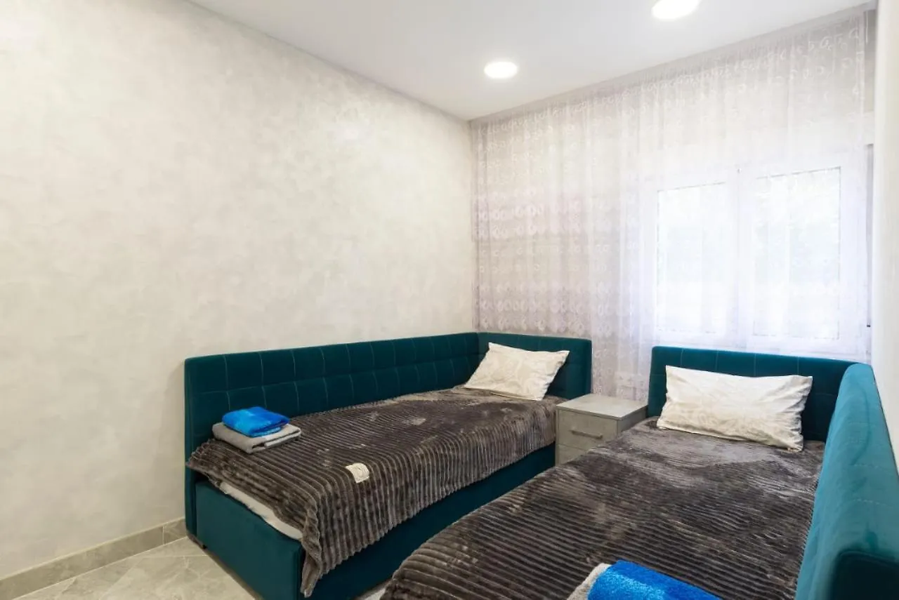 Dream House Rooms Malaga - Habitacion En El Apartemento