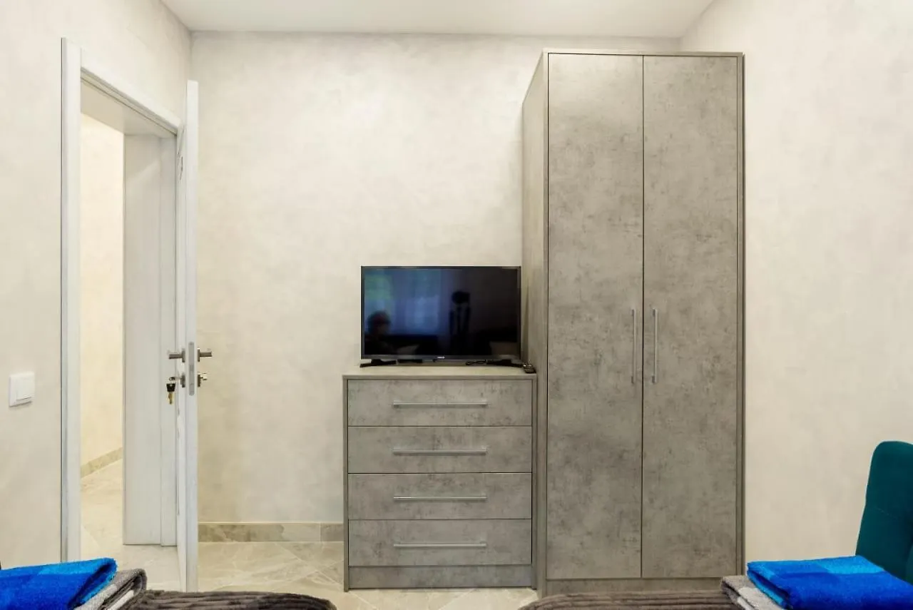 Dream House Rooms Malaga - Habitacion En El Apartemento Maison d'hôtes