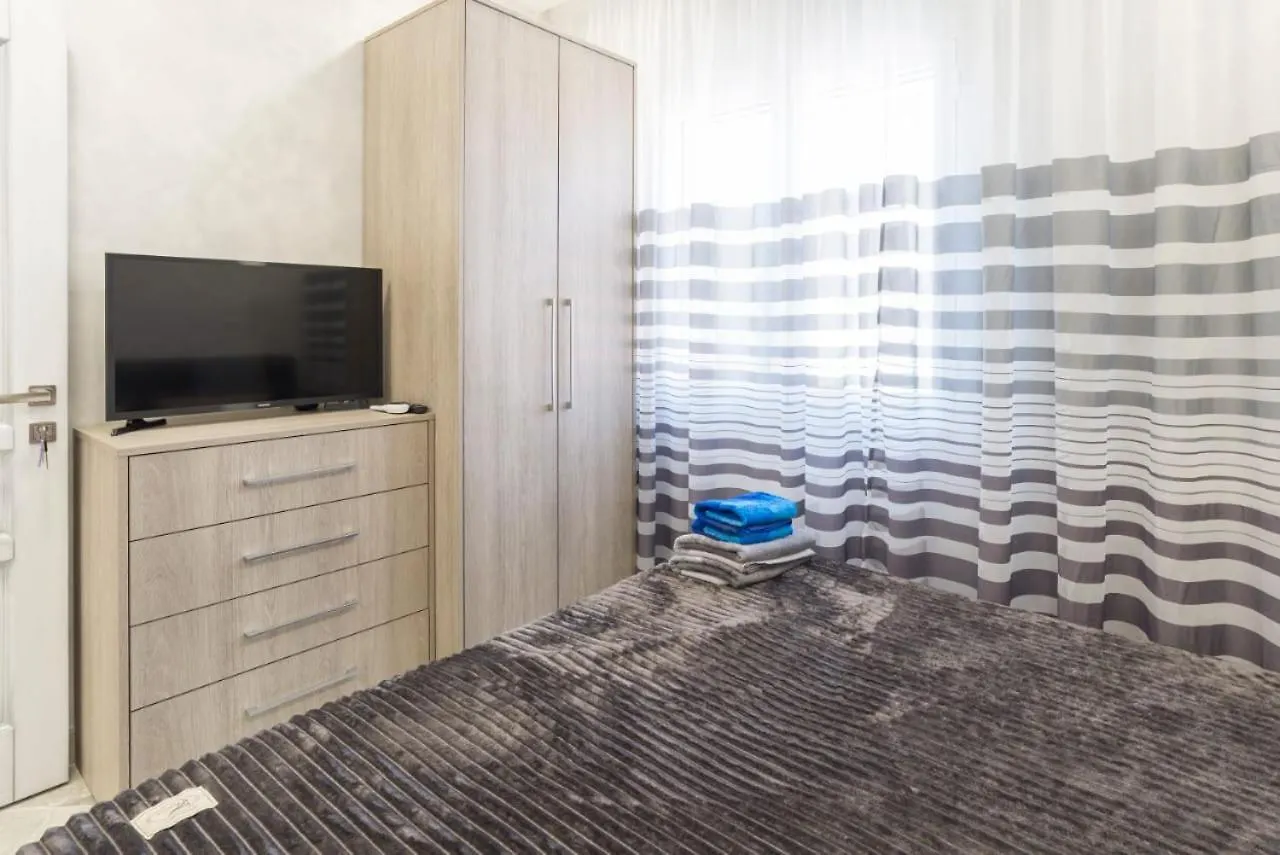 Dream House Rooms Malaga - Habitacion En El Apartemento
