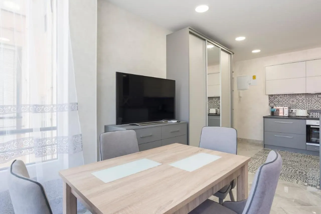 Dream House Rooms Malaga - Habitacion En El Apartemento