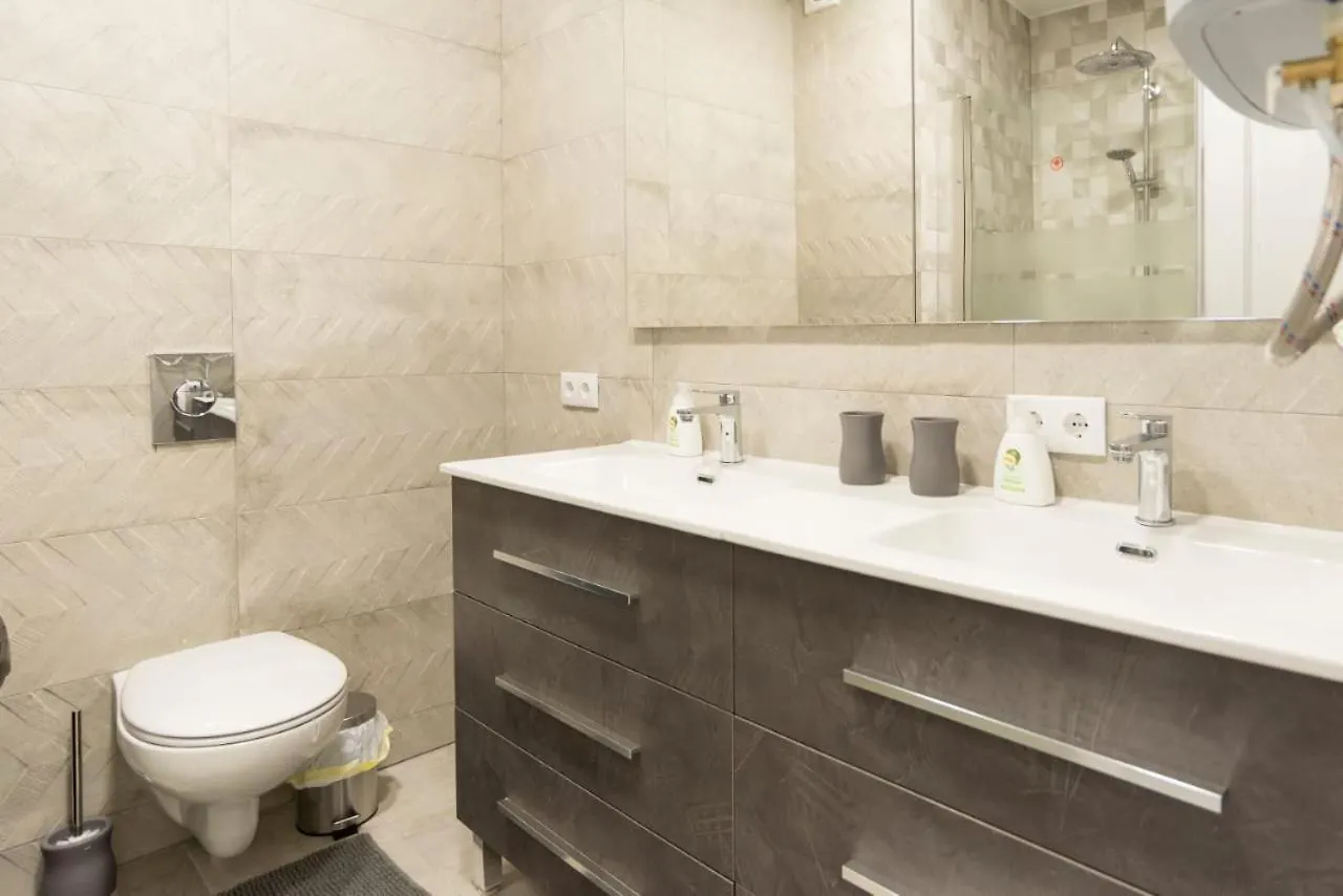 Dream House Rooms Malaga - Habitacion En El Apartemento 0*,  Spagna