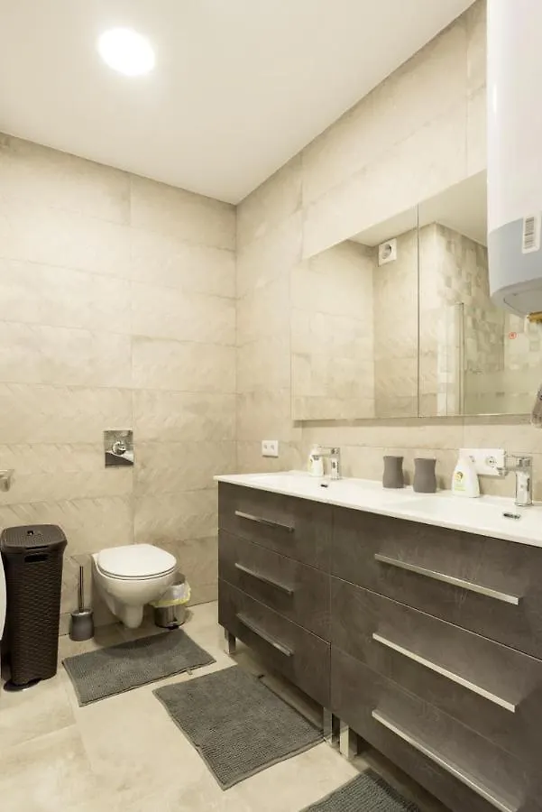 Dream House Rooms Malaga - Habitacion En El Apartemento Affittacamere